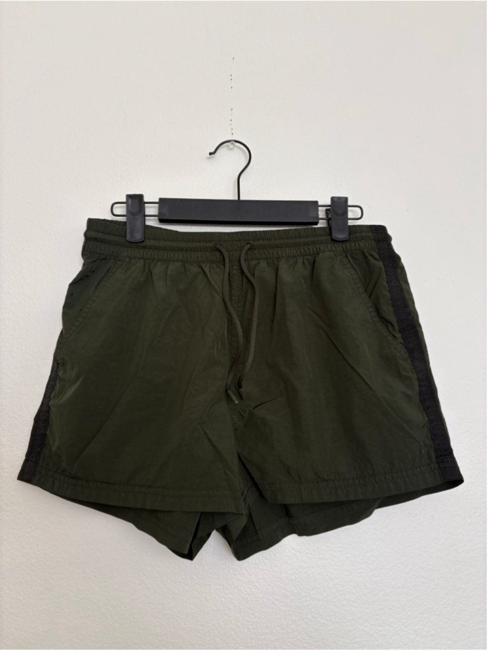 Athleta Expedition Athletic Shorts Size 0 Green Black